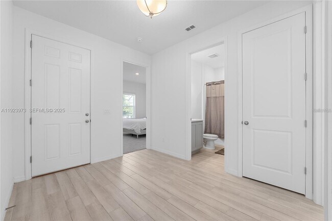 Building Photo - 2375 Lancashire St