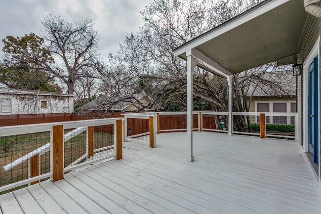 Building Photo - 3-BEDROOM COTTAGE IN ALAMO HEIGHTS