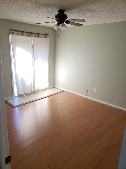 Building Photo - 1219 Willow Bend Cir