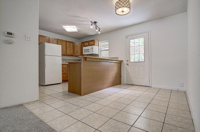 Building Photo - 8803 Brookfield Dr