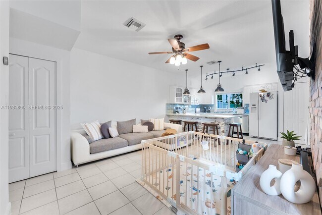 Building Photo - 12925 SW 49th Ct