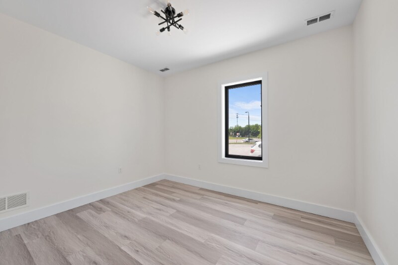 Building Photo - 1295 Holmden Ave