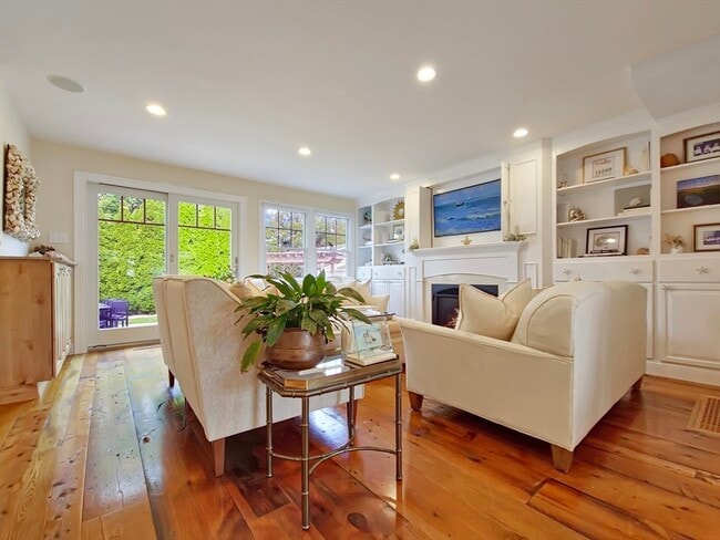 Building Photo - 111 Shore Dr