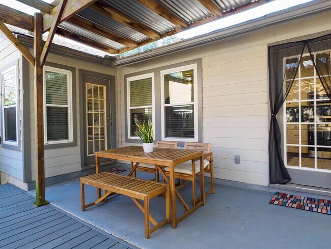 Building Photo - 12802 Carrera Dr