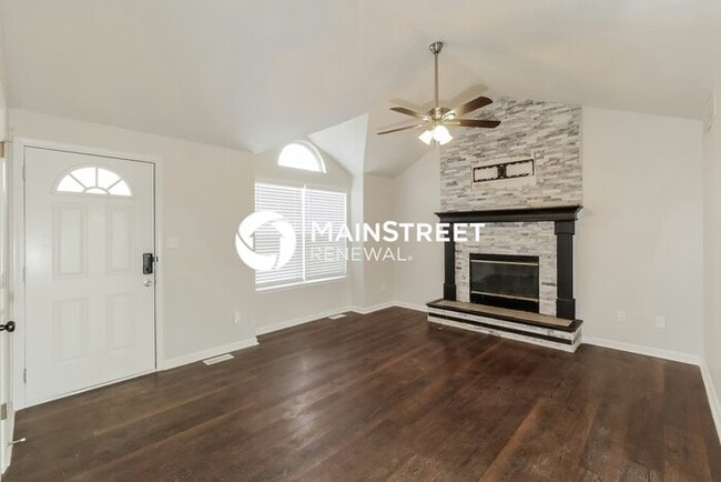 Building Photo - 4 Bedroom Pet-Friendly Home in BLUE SPRINGS, MO with Main Street Renewal
