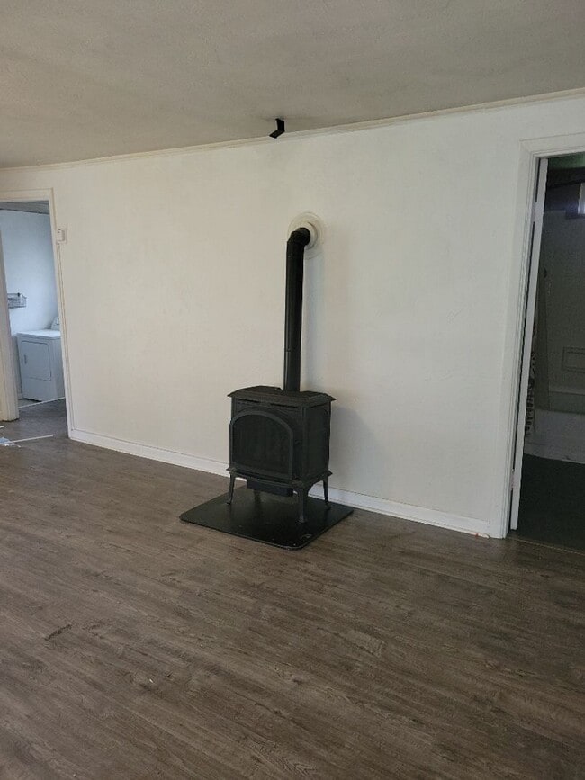 Building Photo - 276 Perrydale Ave