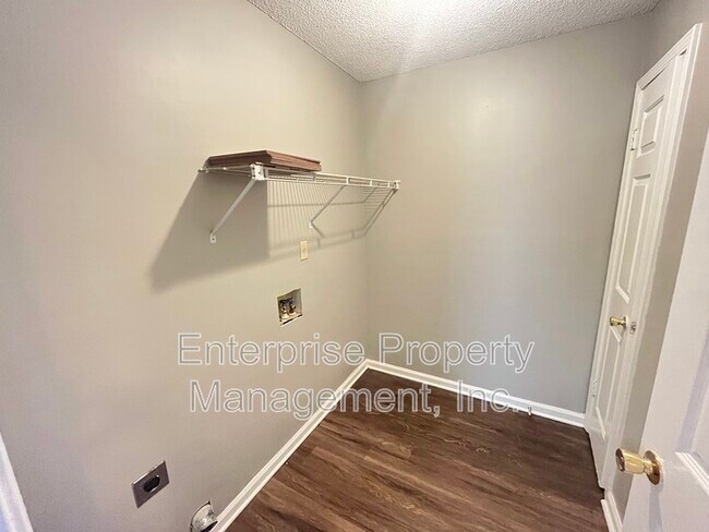Building Photo - 1744 Camille Way