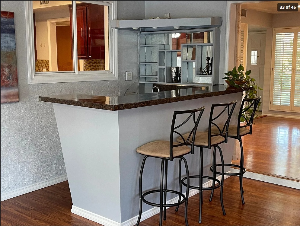 Building Photo - 1085 Riviera Dr