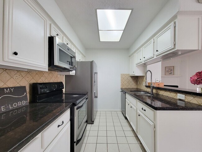Building Photo - 2220 Bering Dr