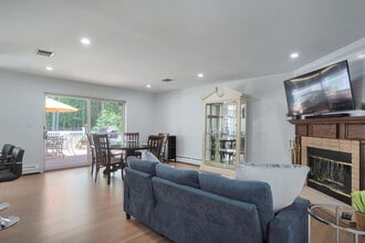 Building Photo - 1 Ginny Ct