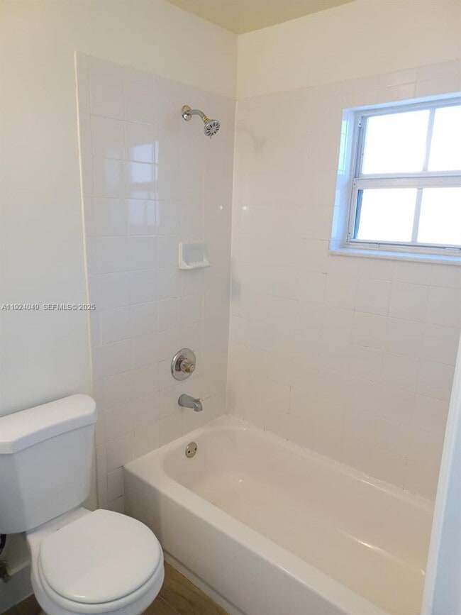 Building Photo - 2134 Cleveland St