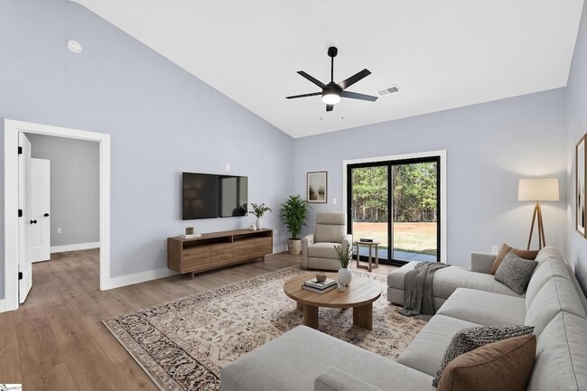 Building Photo - 1403 Lake Bowen Dam Rd