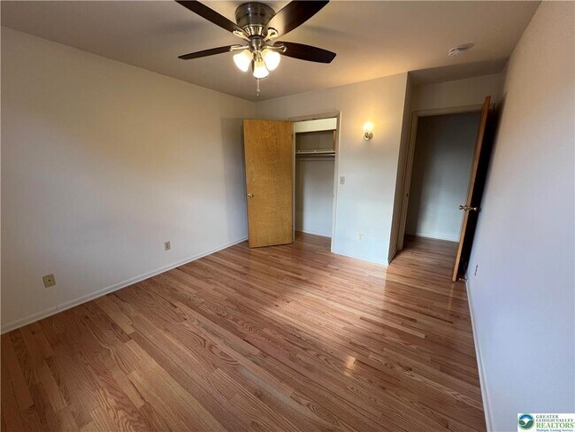 Building Photo - 2915 Schoenersville Rd