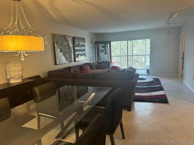 Building Photo - 14111 Royal Vista Dr