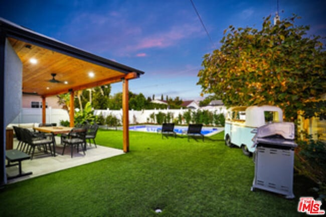 Building Photo - 5630 Gentry Ave