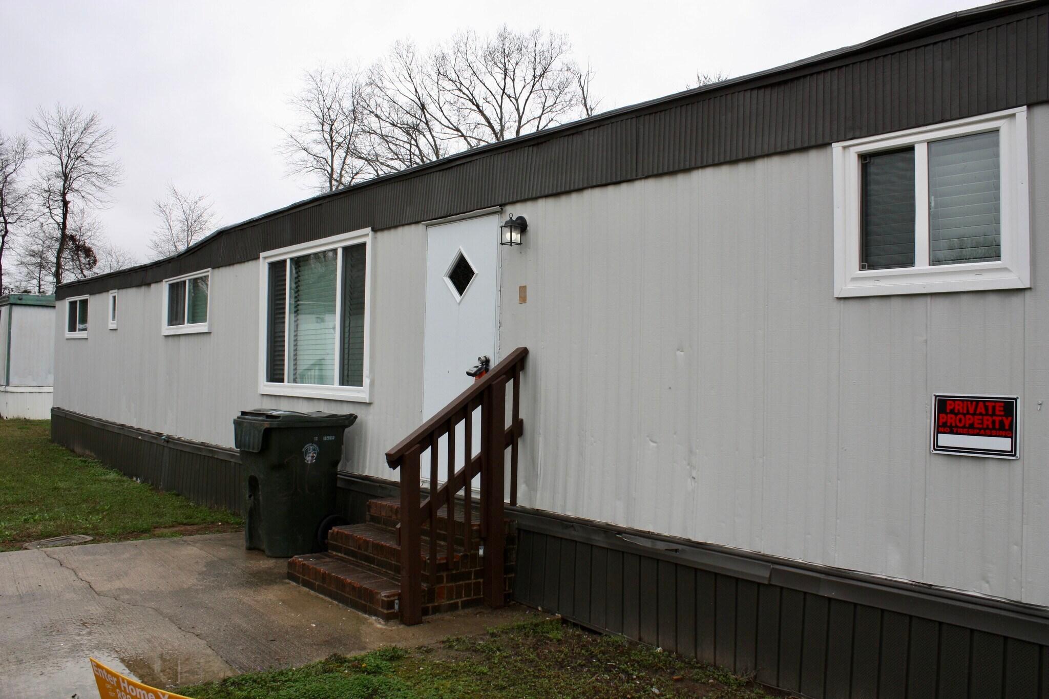 Building Photo - 415 W Limestone Rd