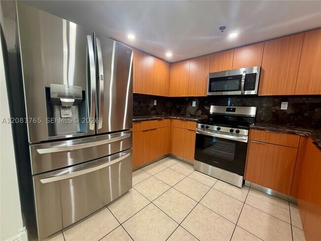 Building Photo - 1650 Coral Wy