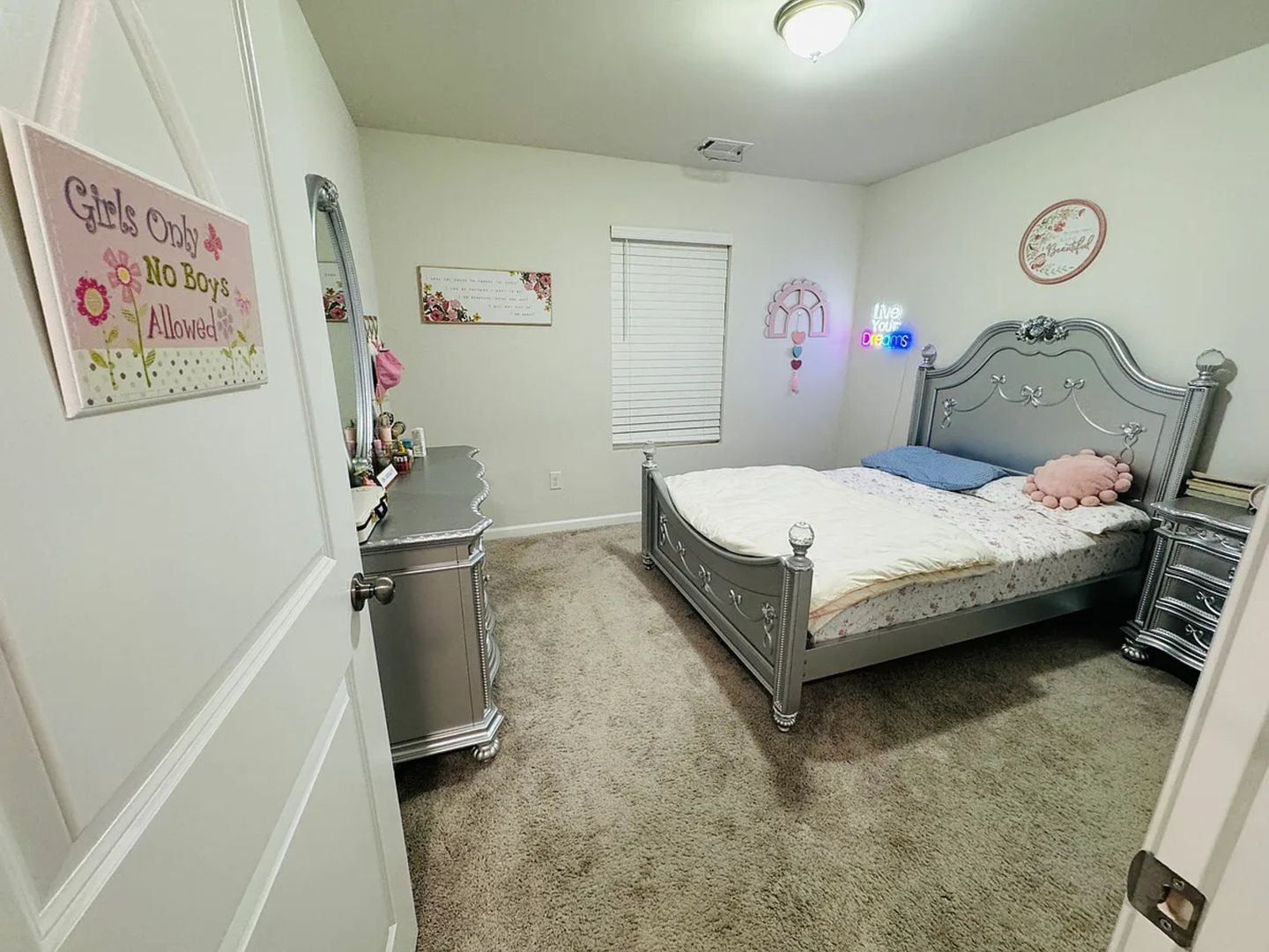 Building Photo - 126 Evonshire Blvd