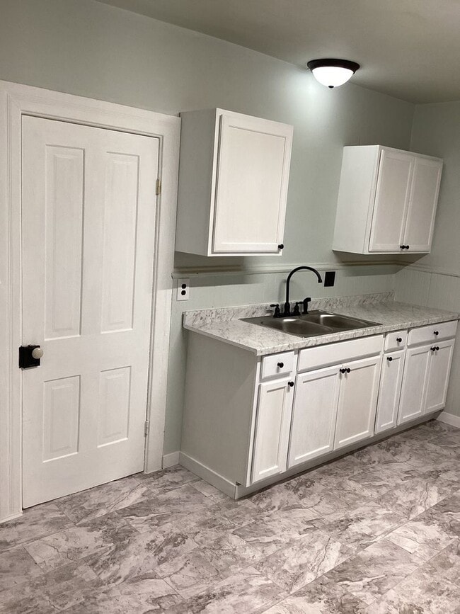 Building Photo - 45 Clayton Ave