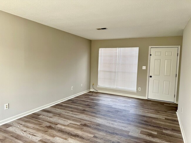 Building Photo - 2 bed, 1.5 bath townhome in Helena