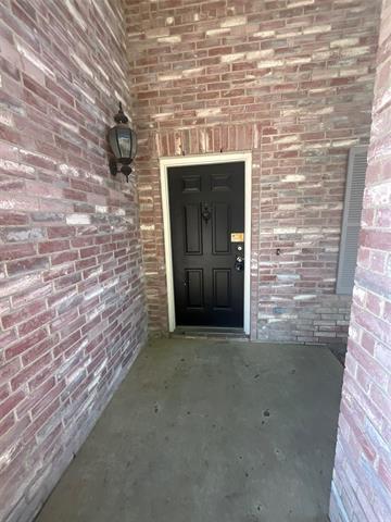 Building Photo - 4256 Meadowknoll Dr