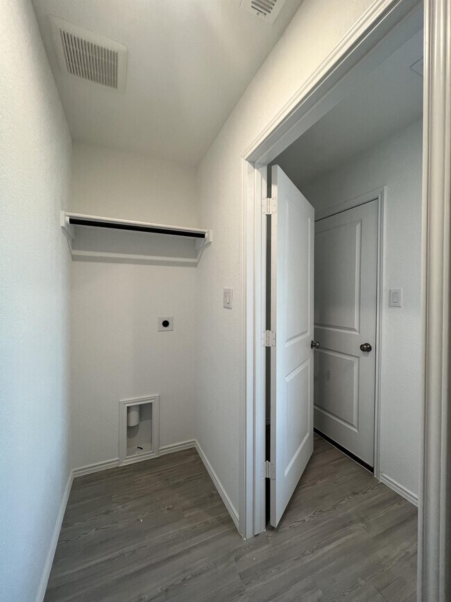 Building Photo - 14823 Brandy Bnd