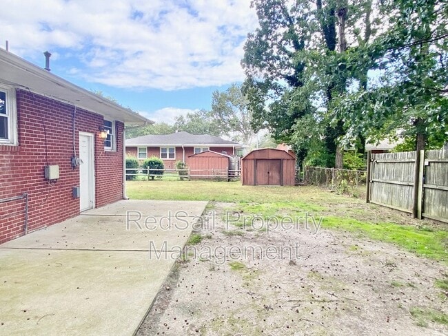 Building Photo - 18 Ivy Farms Rd