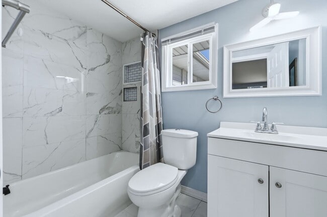 Building Photo - Updated 3BR Home with Fenced Yard & Garage