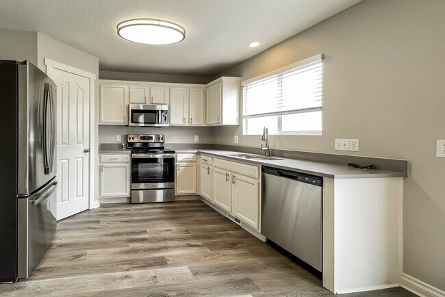 Building Photo - 2192 Cedar Trails Way N