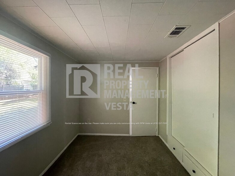 Building Photo - 618 Cedarwood Dr