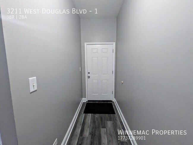 Building Photo - 3211 W Douglas Blvd