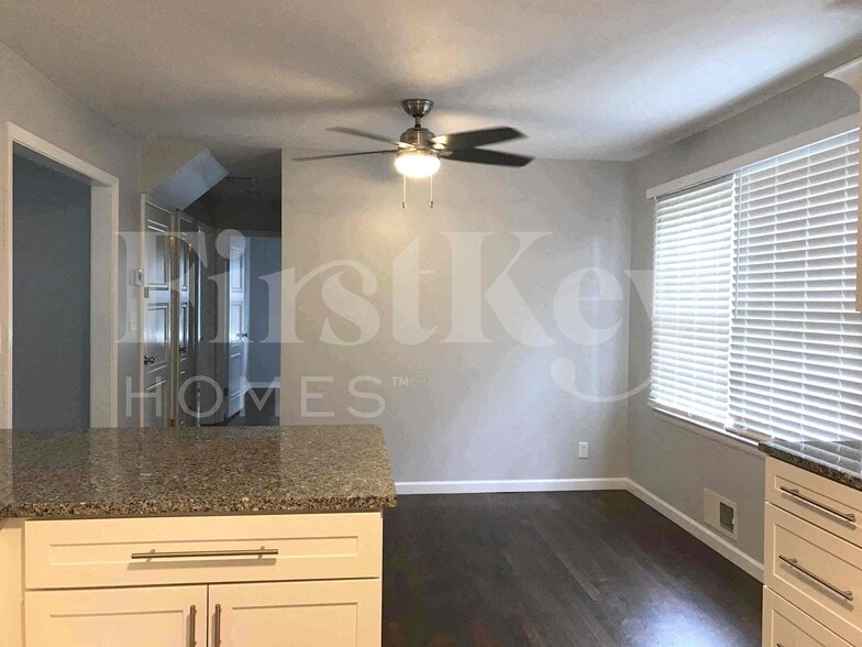 Building Photo - 8712 Marty Ln