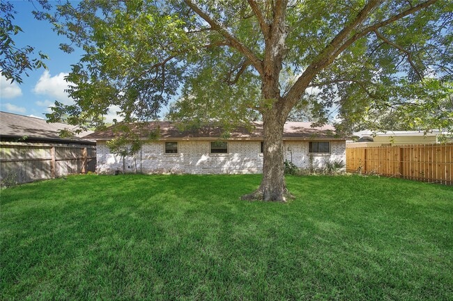 Building Photo - 1559 Diplomat Way