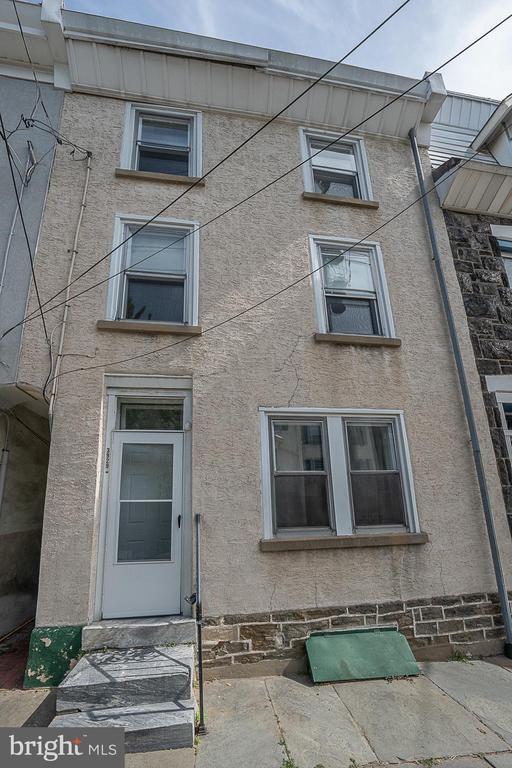 Building Photo - 3929 Terrace St