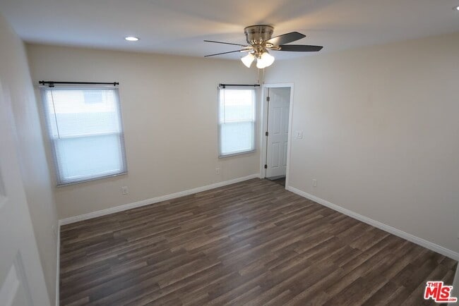 Building Photo - 2334 S Garth Ave