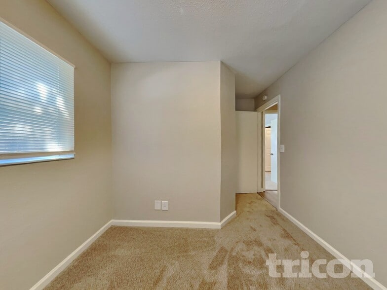 Building Photo - 6423 4th Ave NE