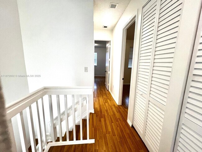 Building Photo - 955 NE 42nd Terrace