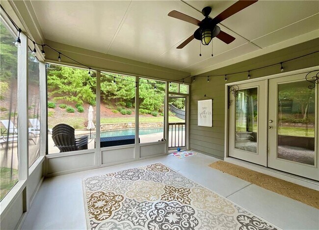 Building Photo - 5452 Oak Crest Ln