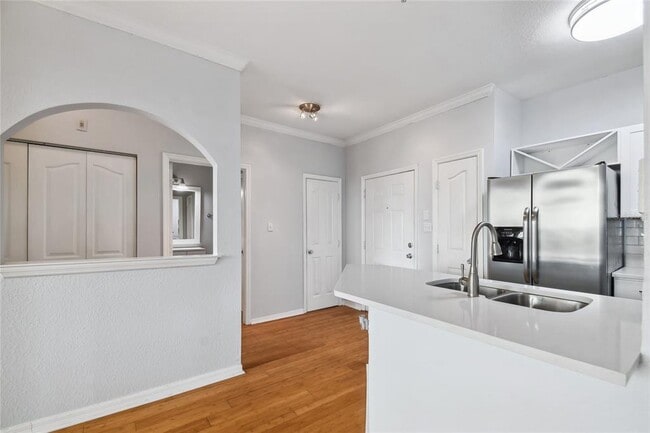 Building Photo - 5000 Culbreath Key Way