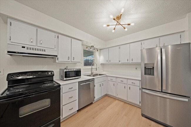 Building Photo - 2237 Wideview Dr