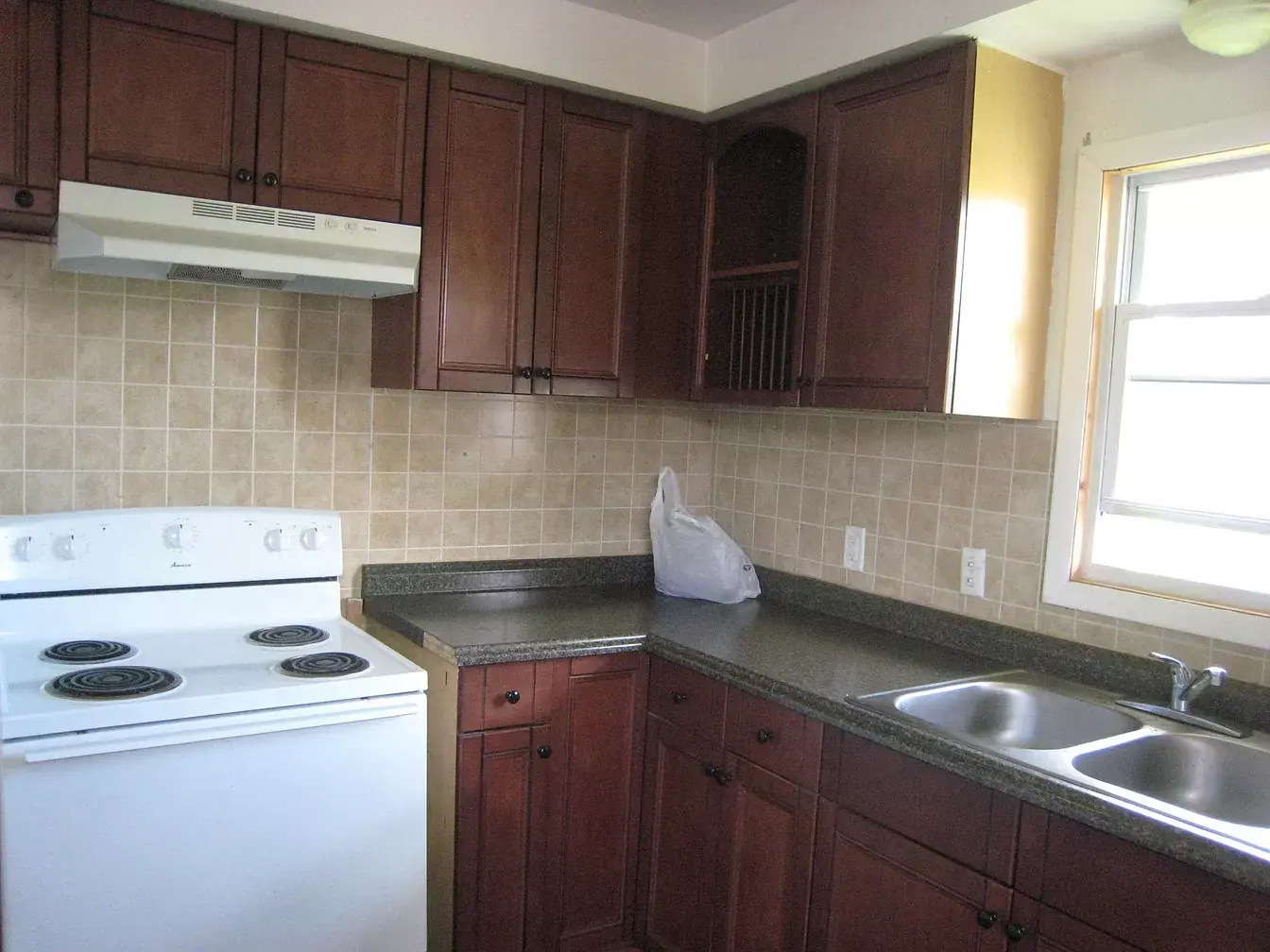 Kitchen stove & sink - 531 Highland St
