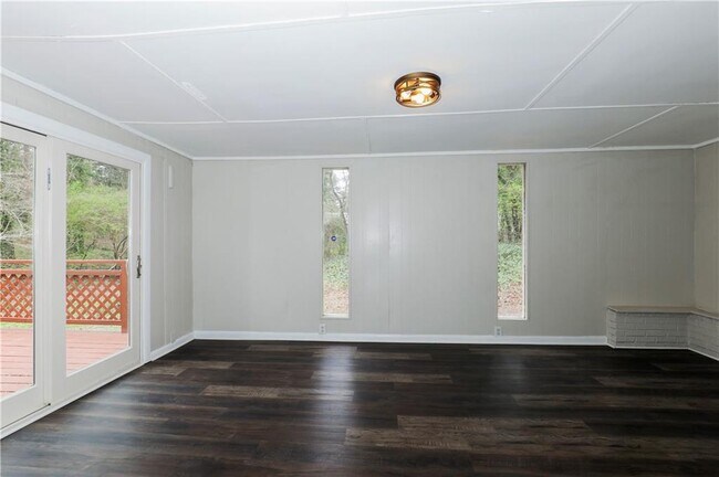 Building Photo - 639 Skipper Dr NW