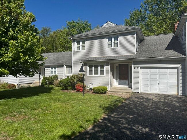 Building Photo - 223 Deer Run