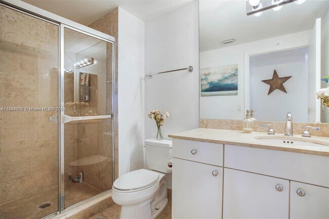 Building Photo - 4775 Collins Ave