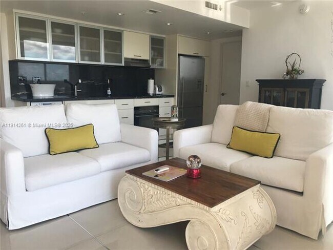 Building Photo - 2951 S Bayshore Dr