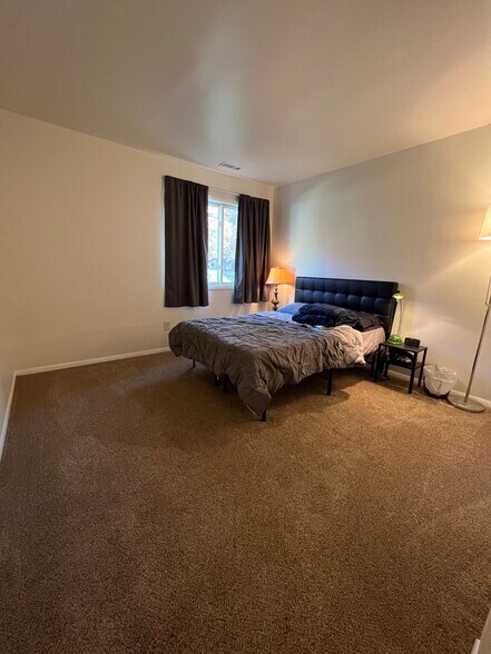 Building Photo - 3125 Sayre Dr