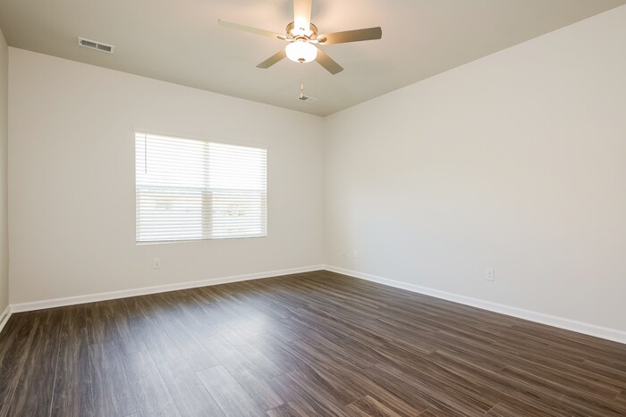 Building Photo - 263 Clydesdale Cir