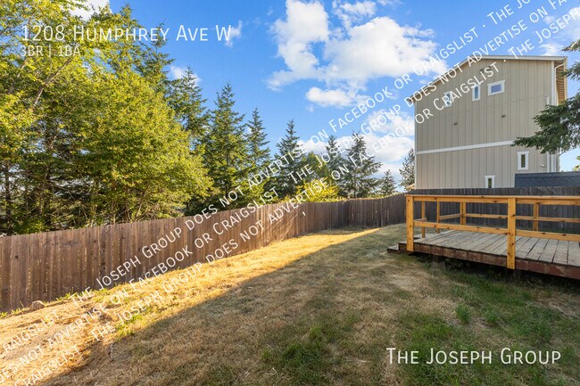 Building Photo - 1208 Humphrey Ave W