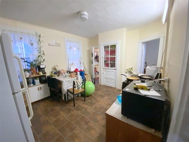 Building Photo - 62 Eustis St