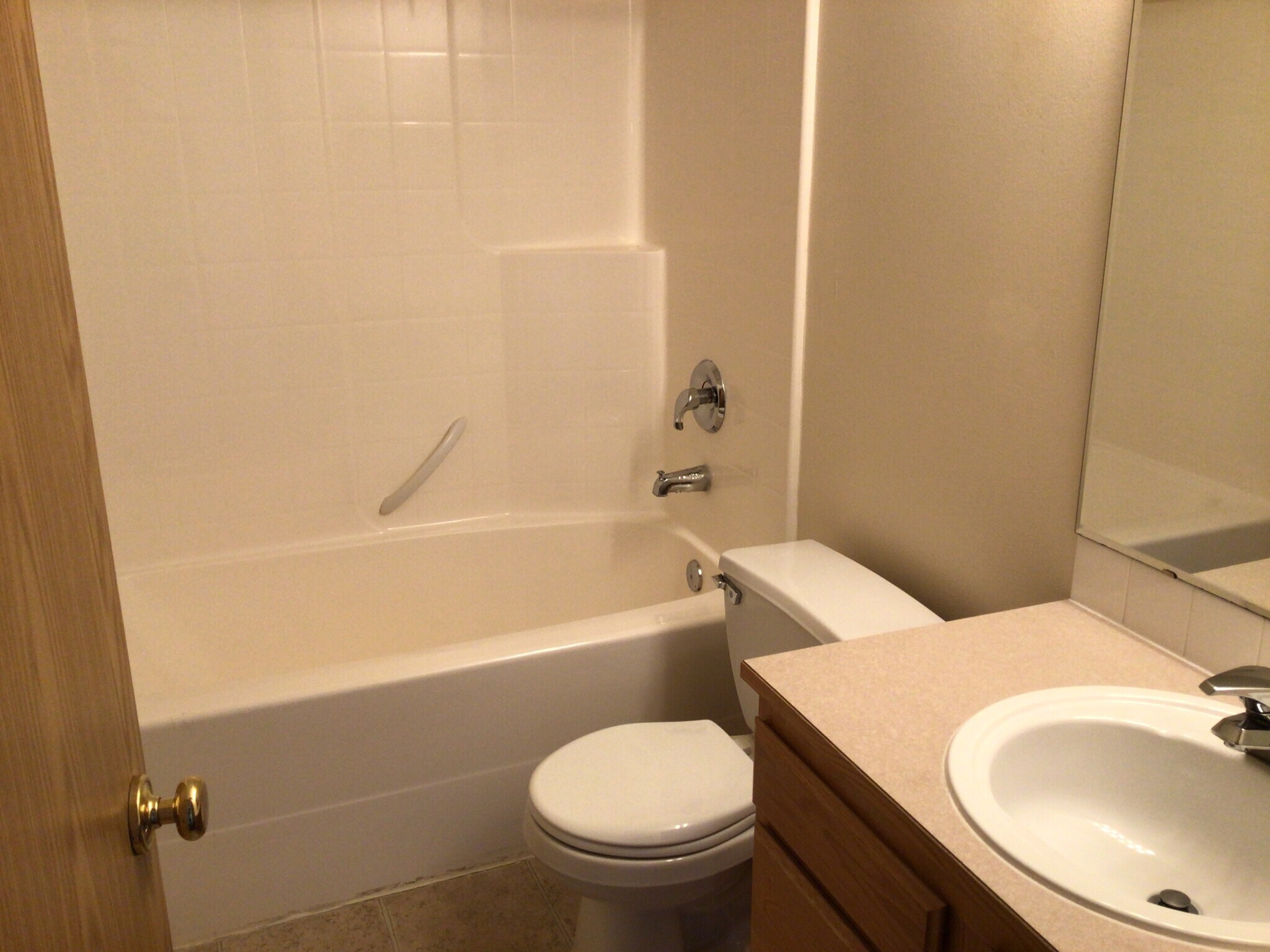 Building Photo - 19403 Valley View Dr